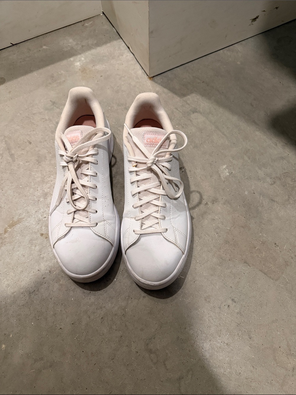 adidas White Low-Top Sneakers with Pink Insole - Picture 2 of 5